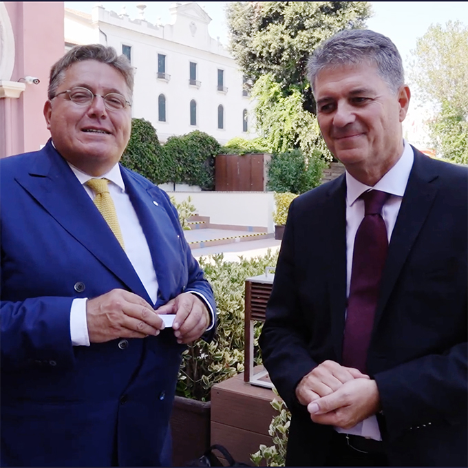 Immagine che mostra uno screenshot dell'intervista ad Alessandro Vaiarelli CEO di Microchannel Devices, partner Tempco per i nel mercato della transizione energetica.